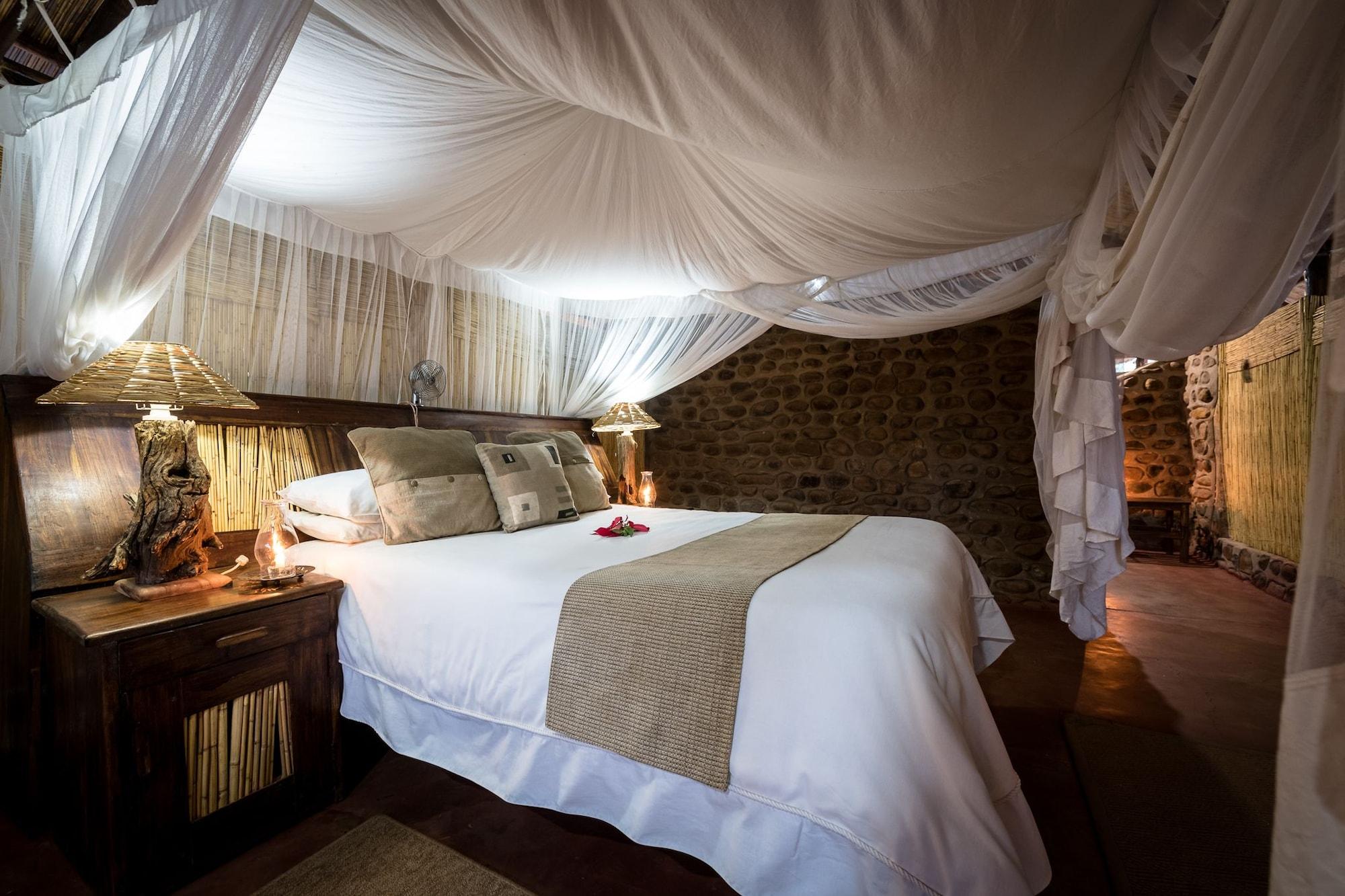 Taita Falcon Lodge Mukuni Exterior photo